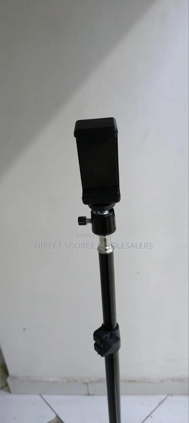 Professional Camera Tripod Stand – Portable Lightweight