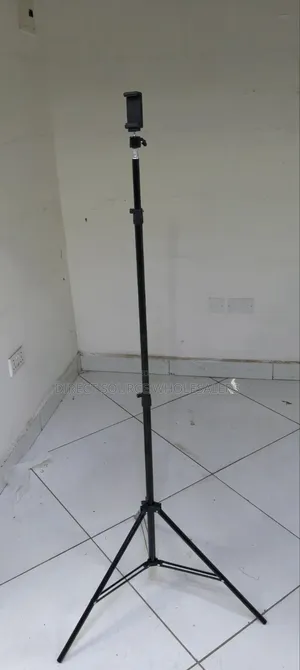 Professional Camera Tripod Stand – Portable Lightweight