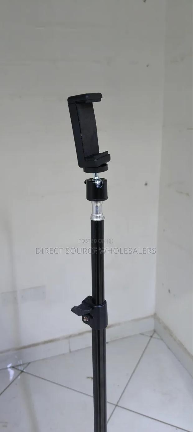 This Tripod Stand Gives You Stable, Professional Shots