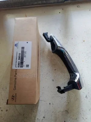 Door Handle Outer Rear Right Hyundai Santa Fe 2014 (Genuine)