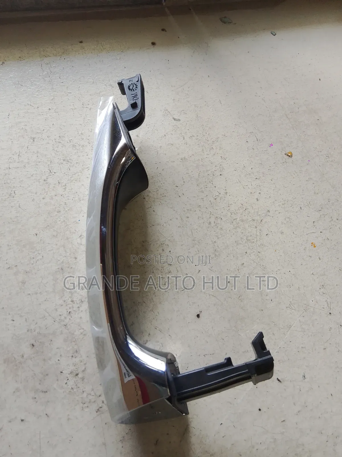 Door Handle Outer Rear Right Hyundai Santa Fe 2014 (Genuine)