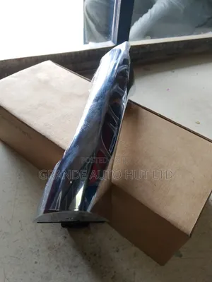 Door Handle Outer Rear Right Hyundai Santa Fe 2014 (Genuine)