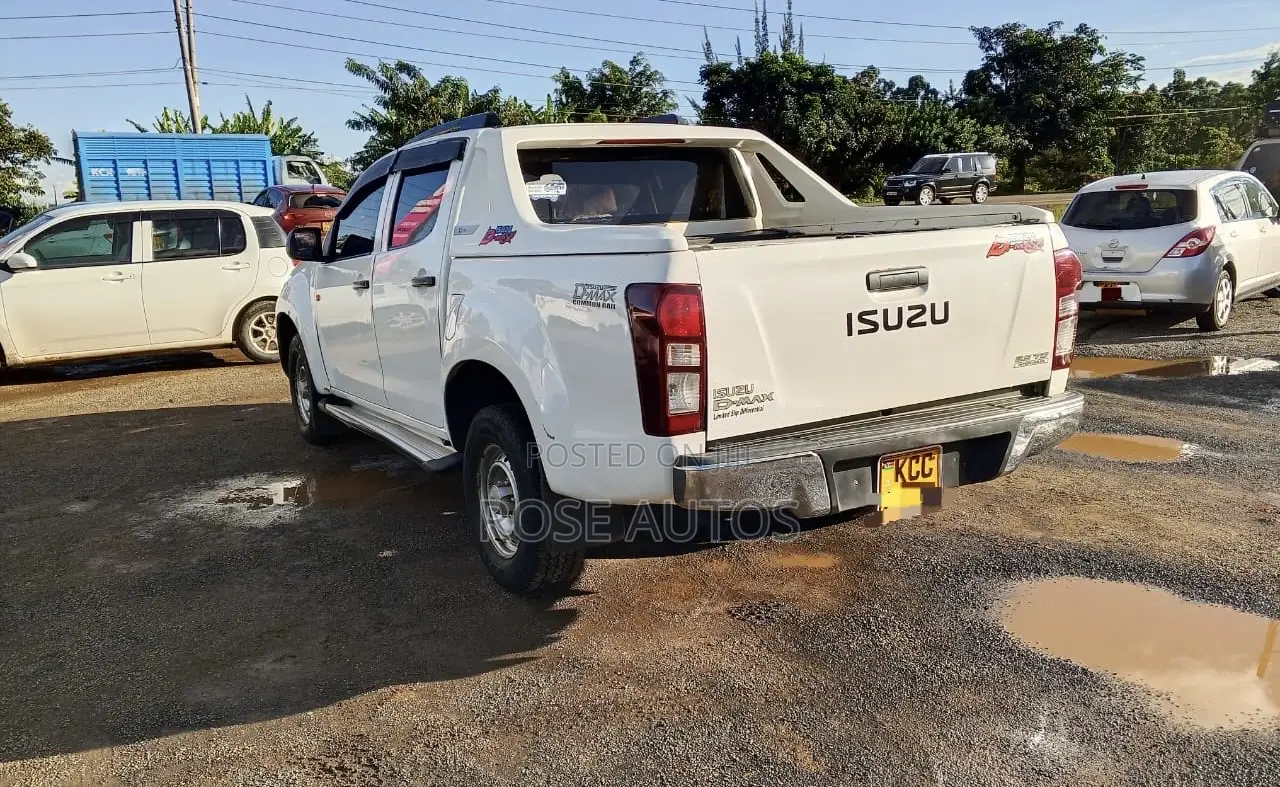 Isuzu D-MAX 2014 White