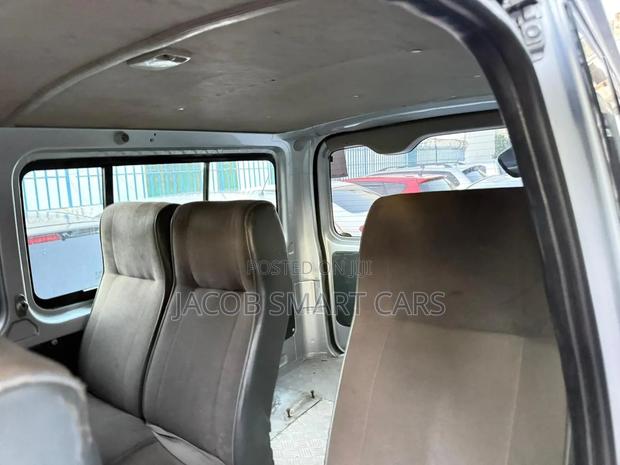 Toyota HiAce 2012 Silver - thumbnail 6