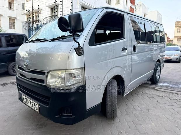 Toyota HiAce 2012 Silver - thumbnail 8