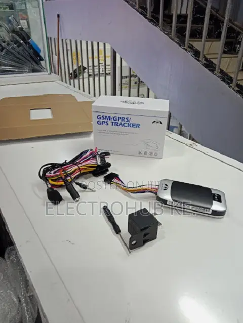 Tk303 GSM/GPRS GPS Car Tracker With Real-Time Tracking Remote Control