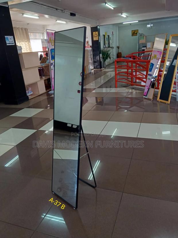 Stand
Modern Dressing Mirror - main view