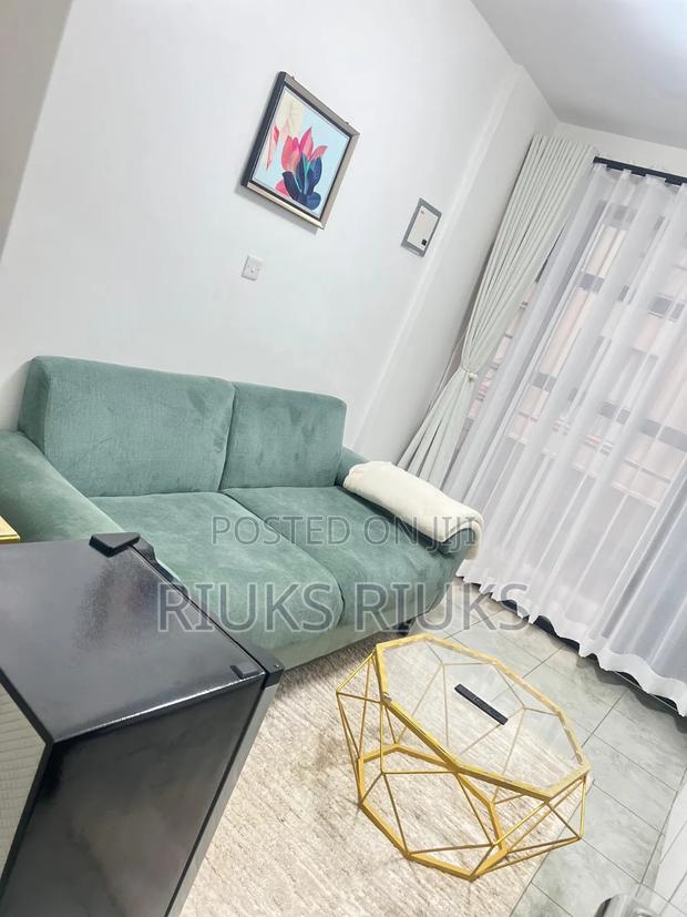 Luxury Suite Fully Furnished One Bedroom Airbnb Near TRM Mall