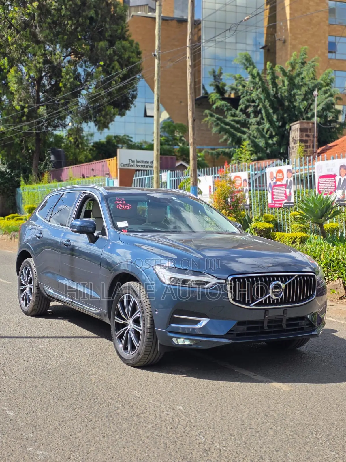 Volvo XC60 2019 Blue