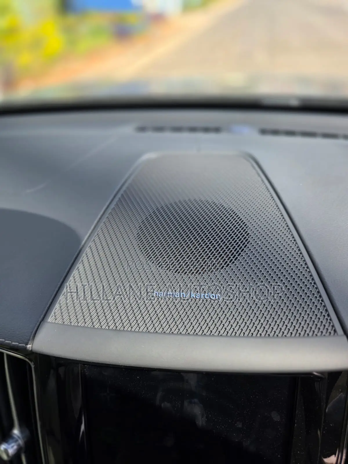 Volvo XC60 2019 Blue