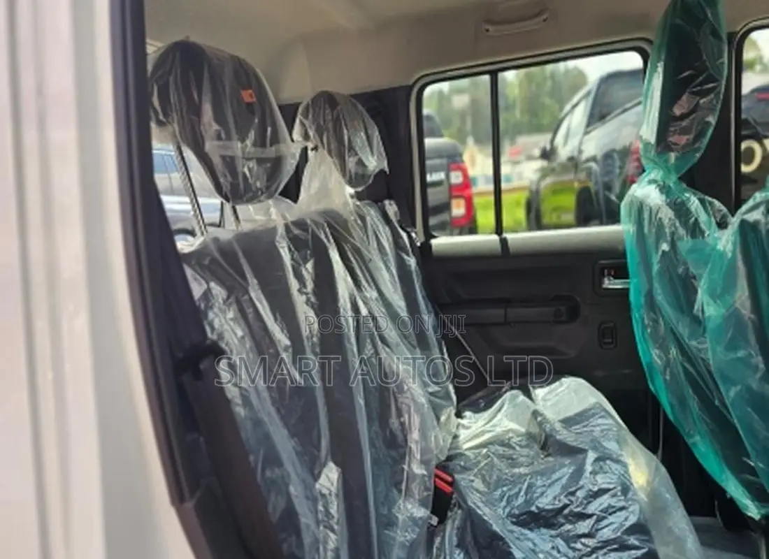 Suzuki Jimny 2025 White