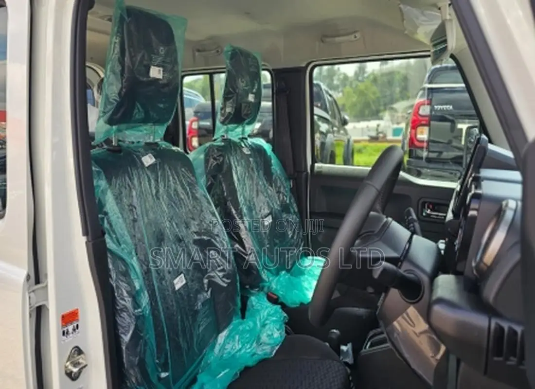 Suzuki Jimny 2025 White