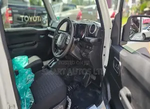 Suzuki Jimny 2025 White