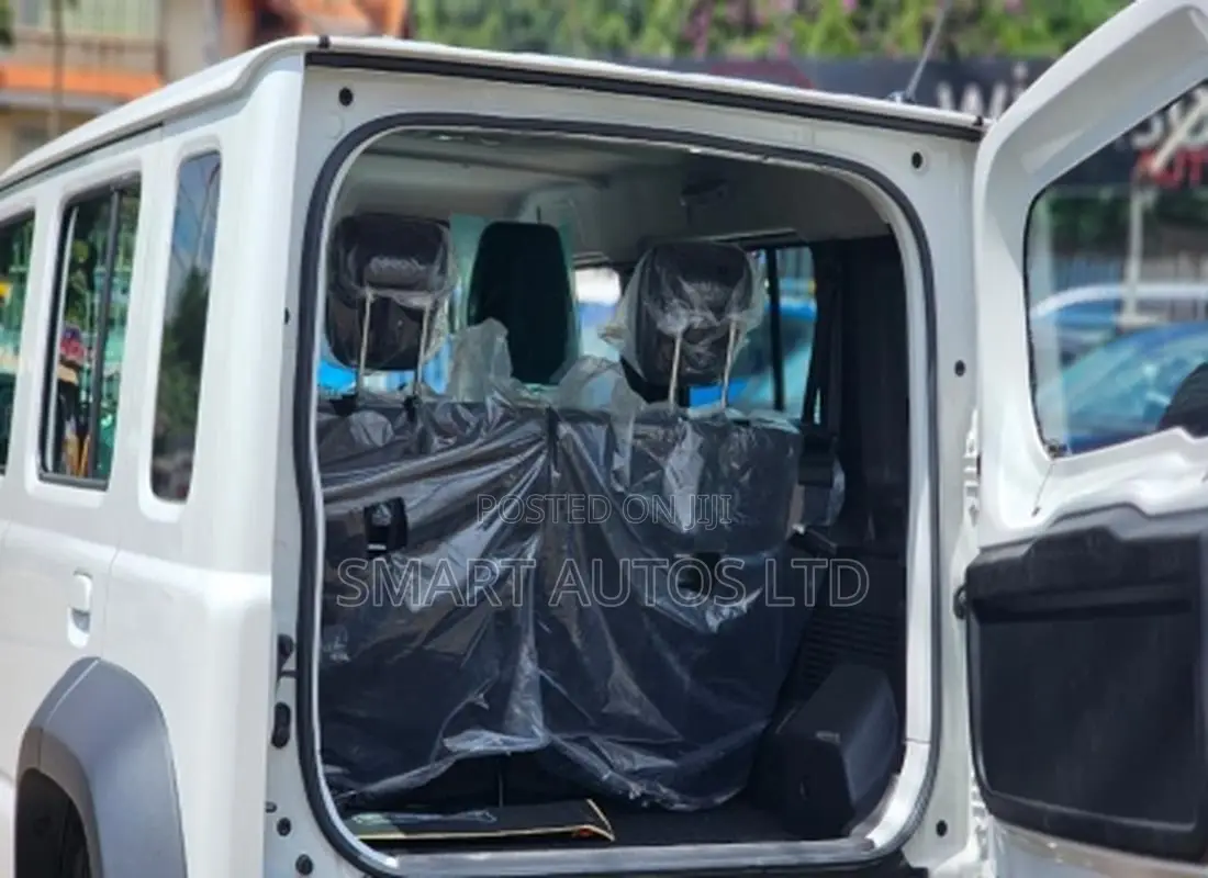 Suzuki Jimny 2025 White