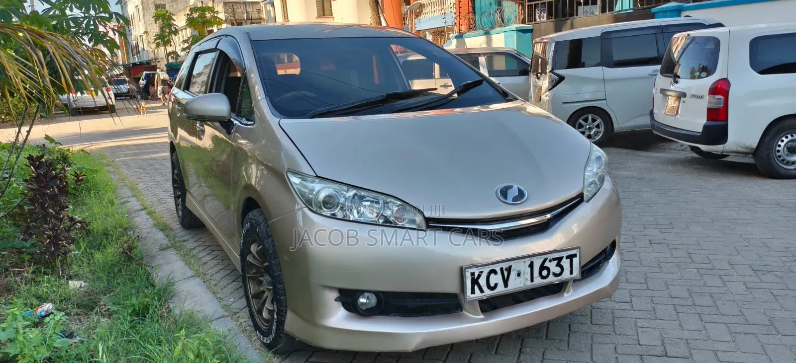 Toyota Wish 2012 Gold