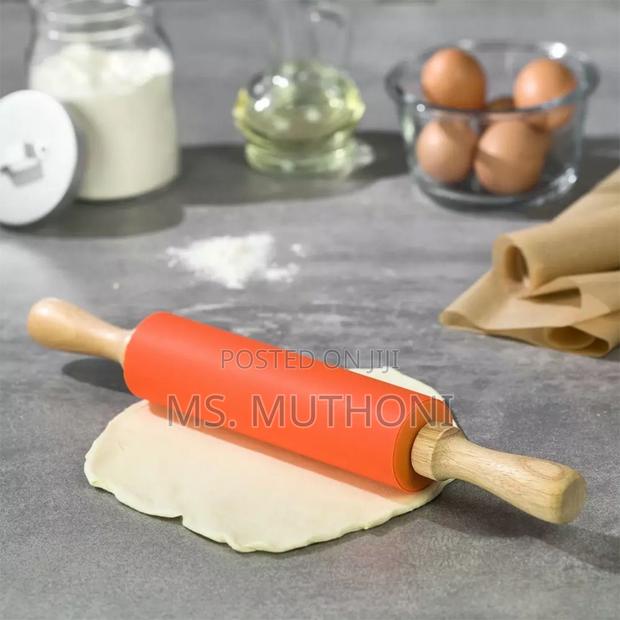 Pastry Dough Maker/Rolling Pin*