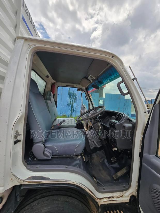 Isuzu Npr 2019 White - thumbnail 5