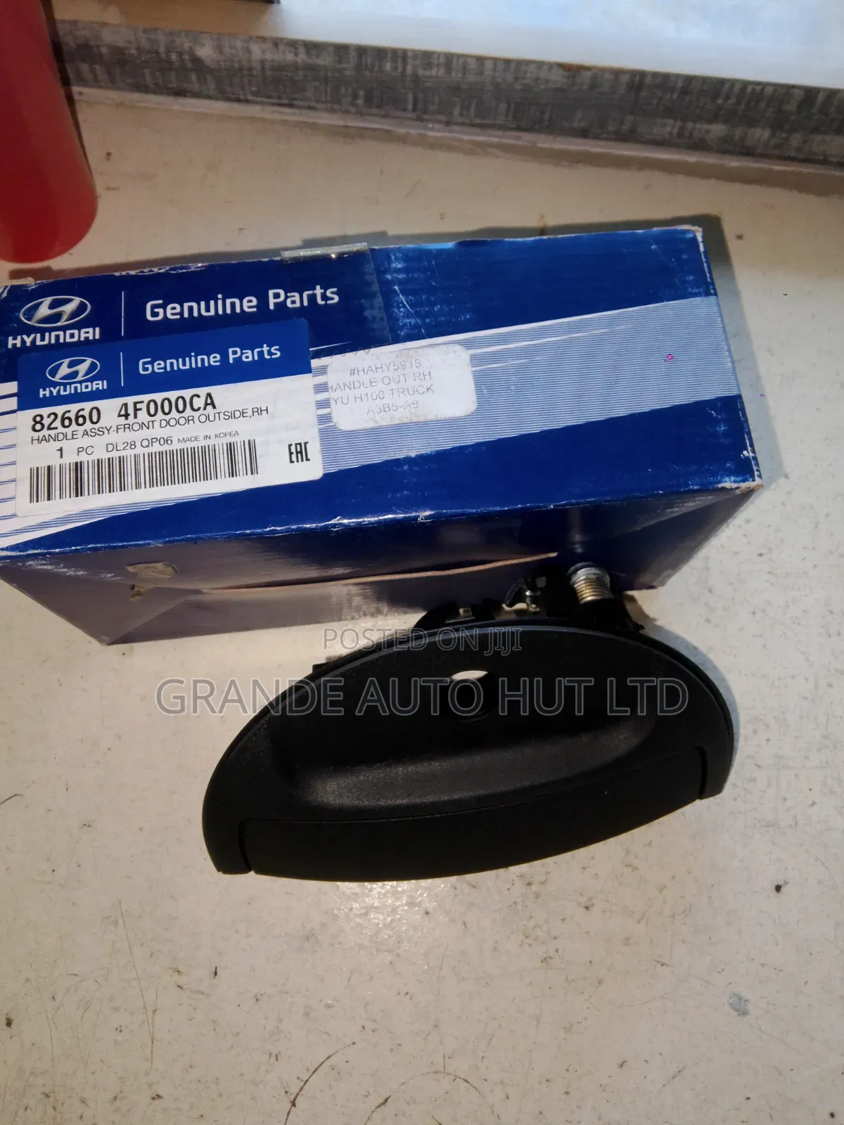 Outer Handle Right Hand Hyundai H100 Truck (Genuine)