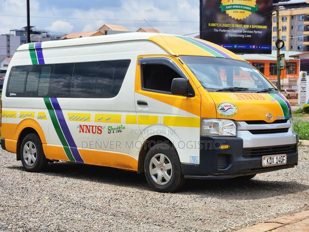 Toyota HiAce 2019 White