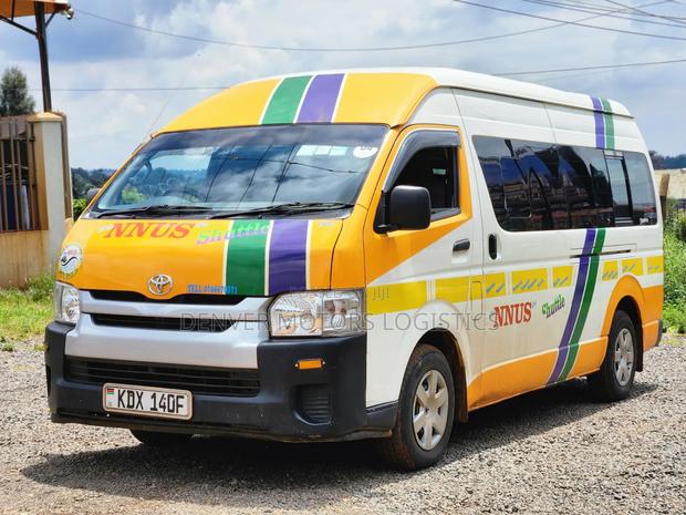 Toyota HiAce 2019 White - thumbnail 3