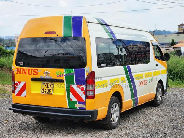 Toyota HiAce 2019 White - thumbnail 13