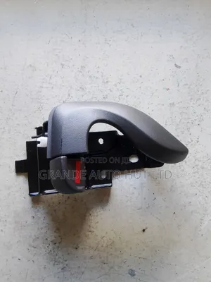 Handle Inner Right Hand Hyundai Hd72/65 (Genuine)