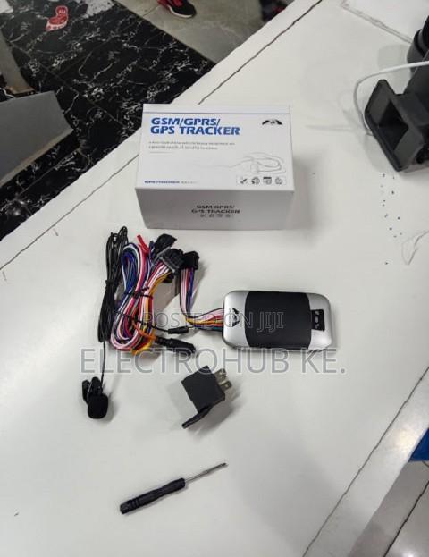 Tk303 GSM GPS Tracking Device for Cars, Vans Fleet Management