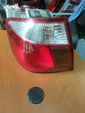 Toyota Premio 2002 Taillight