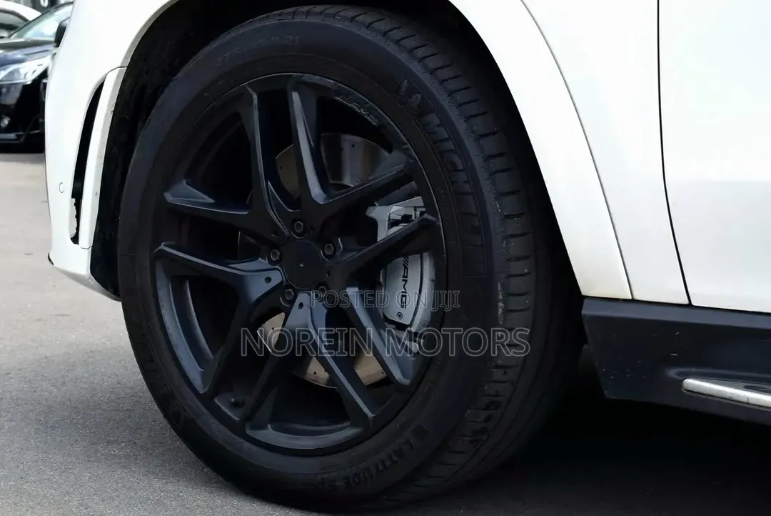 Mercedes-Benz GLE-Class 2023 Off white