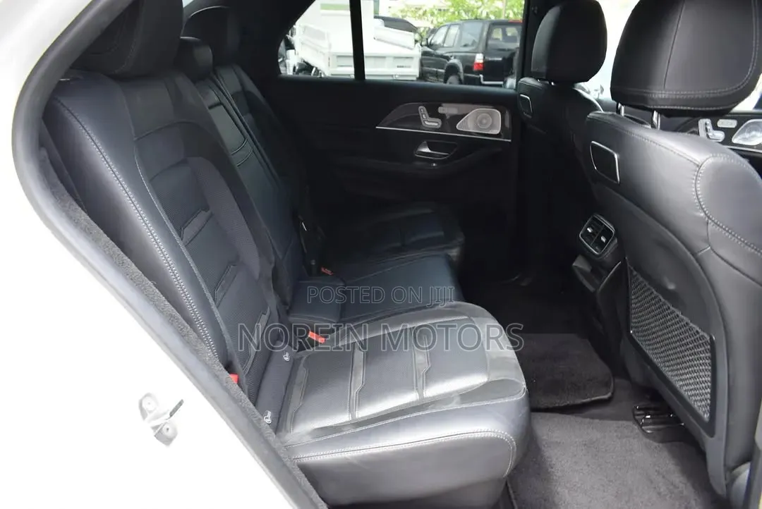 Mercedes-Benz GLE-Class 2023 Off white