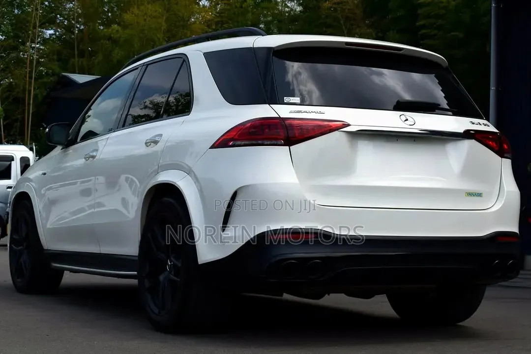 Mercedes-Benz GLE-Class 2023 Off white