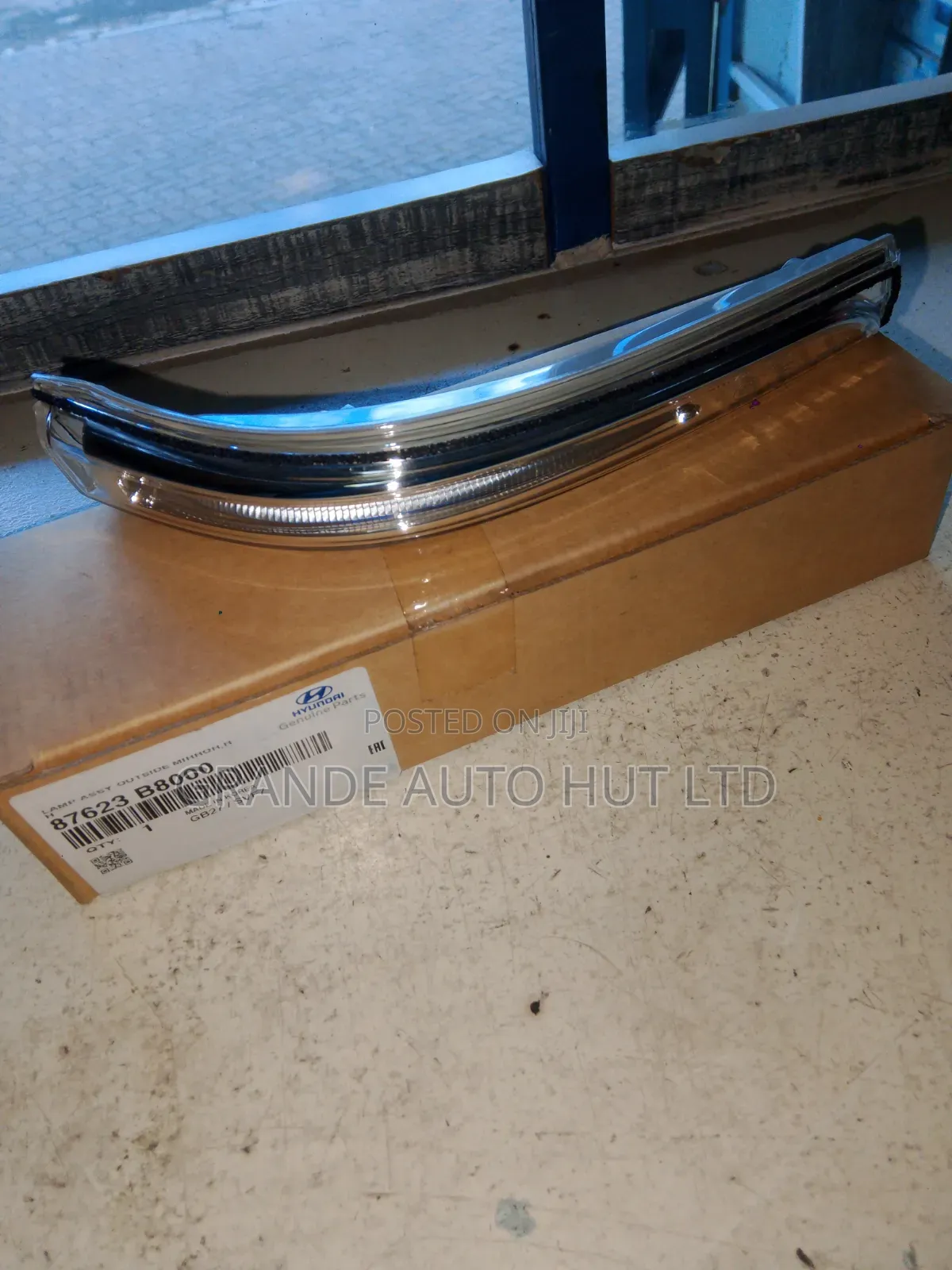 Side Mirror Blinker Hyundai Santa Fe 2015 (Genuine)
