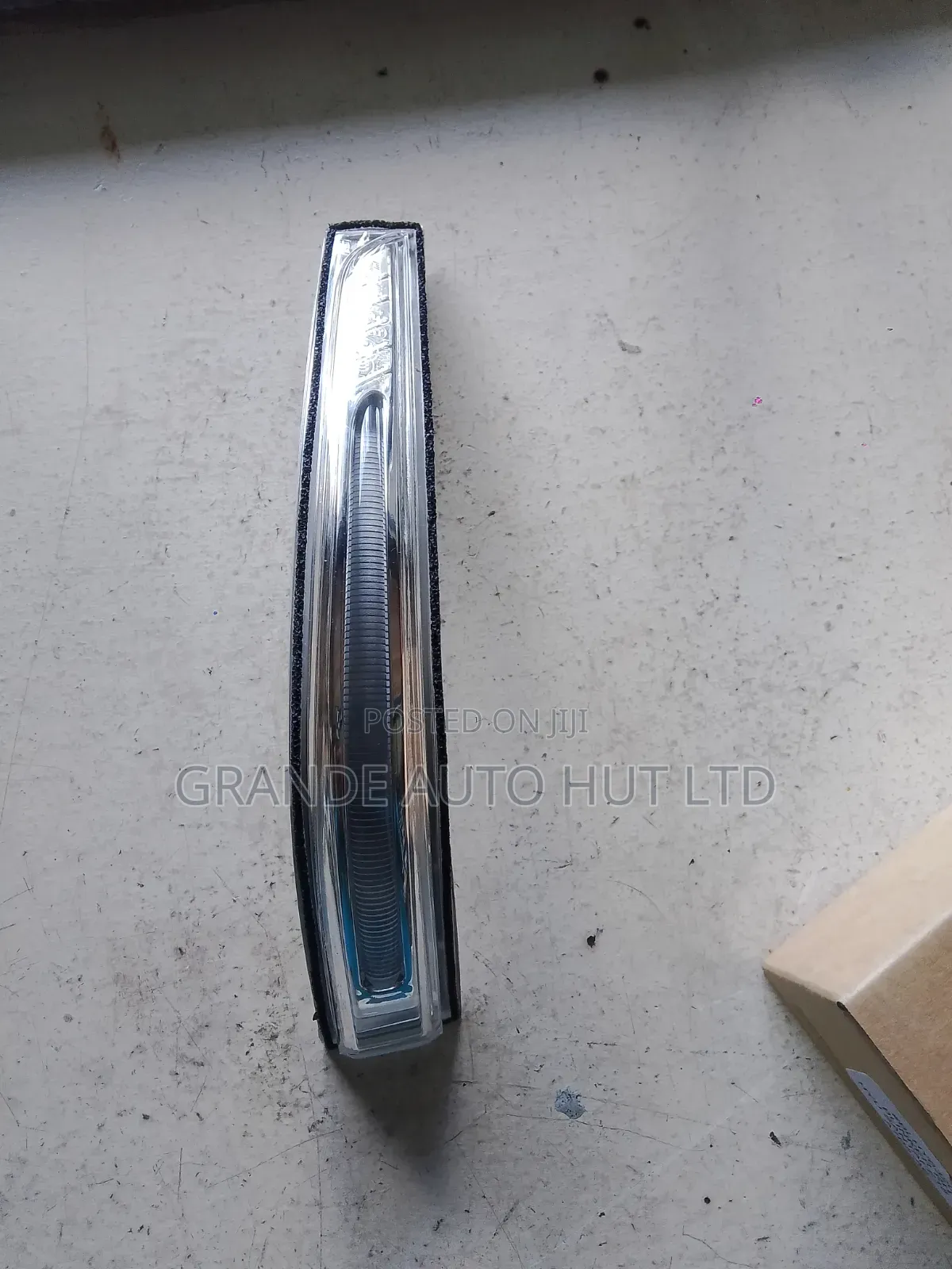 Side Mirror Blinker Hyundai Santa Fe 2015 (Genuine)