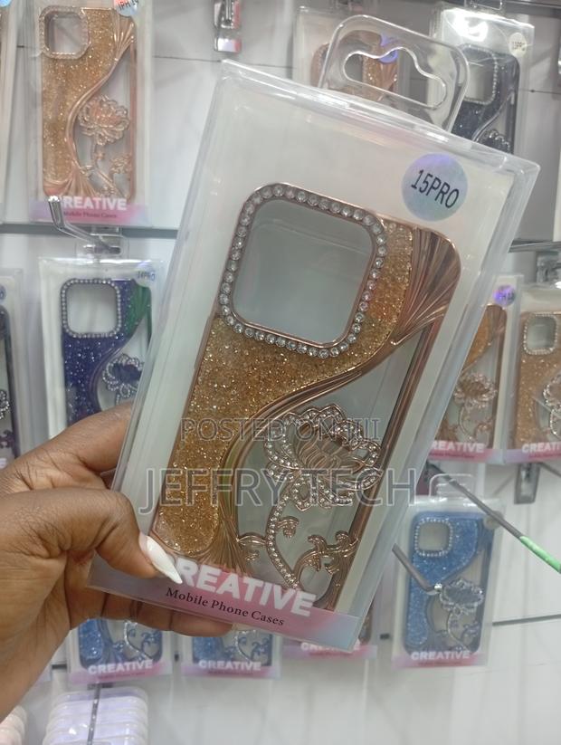 iPhone 15 Pro, Featuring Diamond-Like Studs and a Floral Pattern. - thumbnail 2