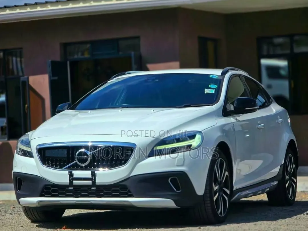 Volvo V40 2020 White