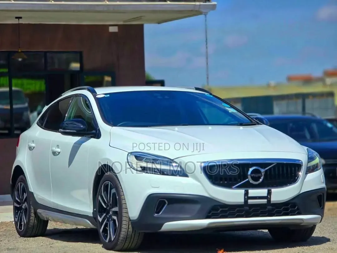 Volvo V40 2020 White