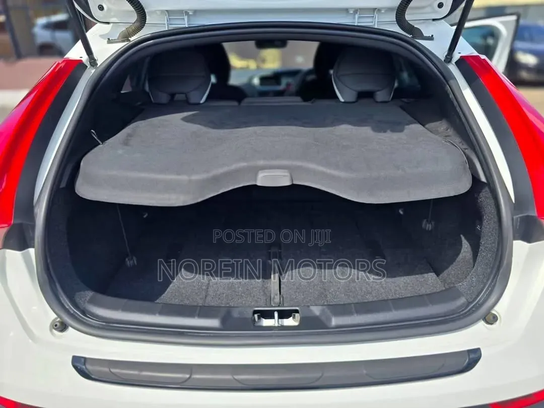 Volvo V40 2020 White