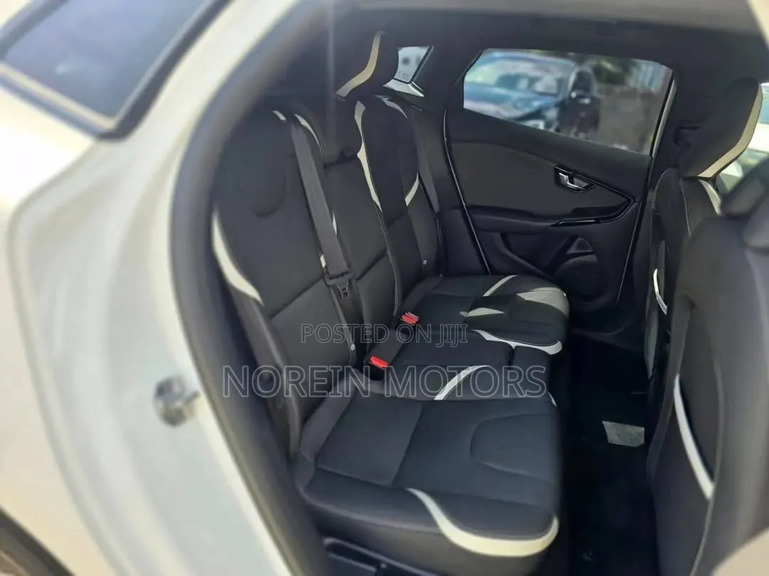 Volvo V40 2020 White