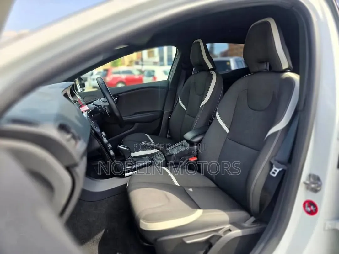 Volvo V40 2020 White