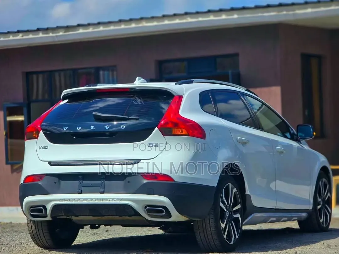 Volvo V40 2020 White
