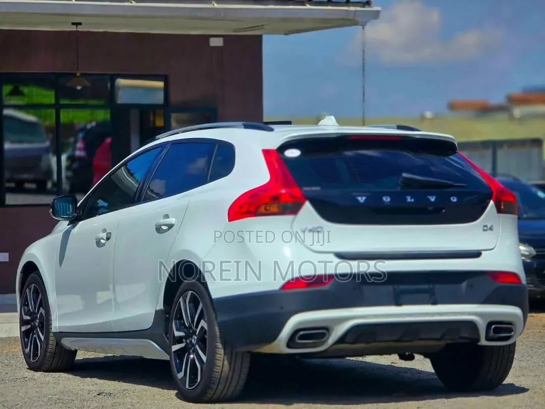 Volvo V40 2020 White