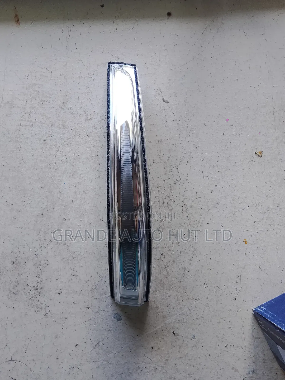 Side Mirror Blinker Left Hand Hyundai Santa Fe 2015 (Genuine)
