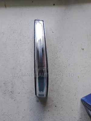 Side Mirror Blinker Left Hand Hyundai Santa Fe 2015 (Genuine)