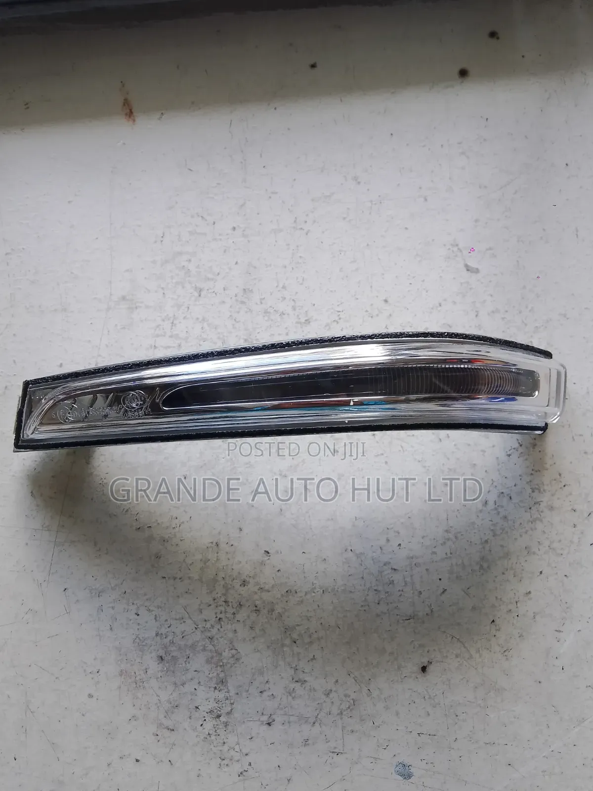 Side Mirror Blinker Left Hand Hyundai Santa Fe 2015 (Genuine)