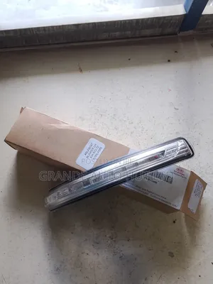 Left Side Mirror Blinker Kia Rio 2012 (Genuine)