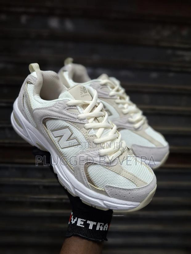 New Balance 530 Off-White/Cream.