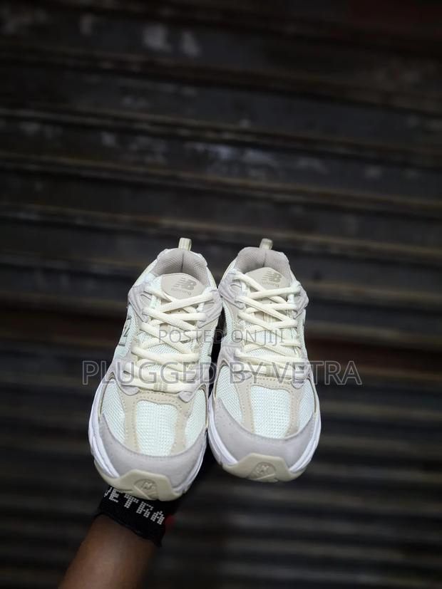 New Balance 530 Off-White/Cream. - thumbnail 2
