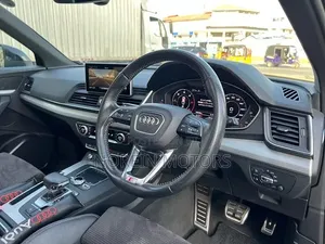 Audi Q5 2.0T Premium AWD quattro 2019 Black
