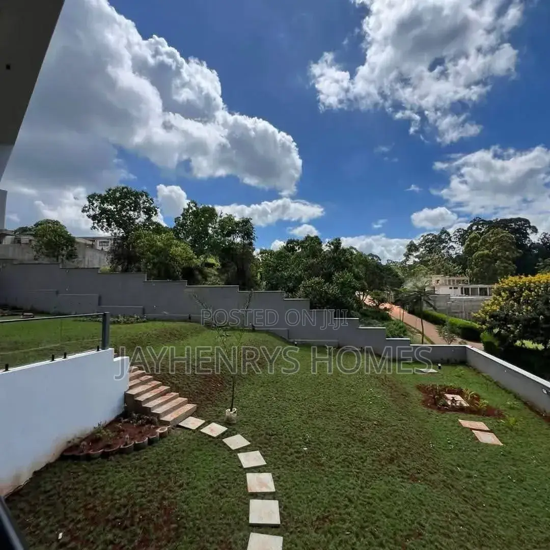 5bdrm House in Nyari for sale