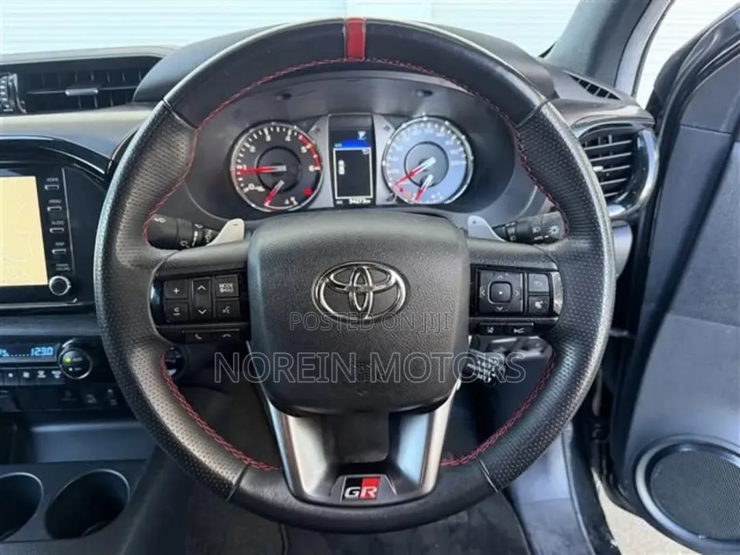 Toyota Hilux 2023 Black